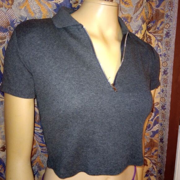 Fifth Parallel Threads gray short sleeve crop top size small - Picture 5 of 7